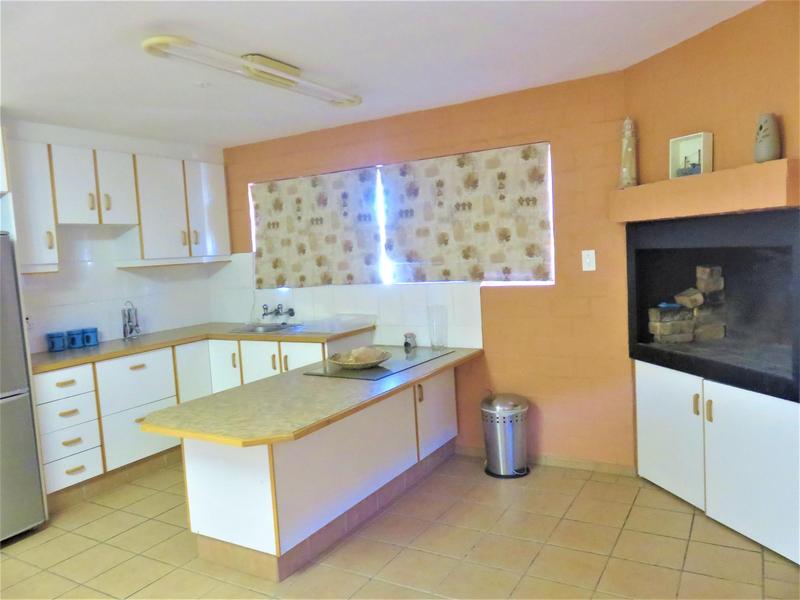 4 Bedroom Property for Sale in Calypso Beach Western Cape